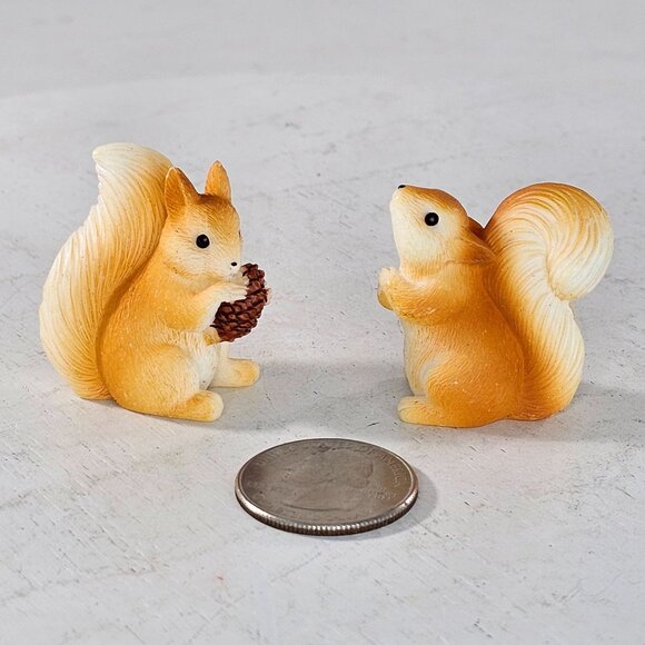 Resin Squirrel Figurines Set Of 2 Adorable Collectible Woodland Animals Decor - Picture 8 of 8